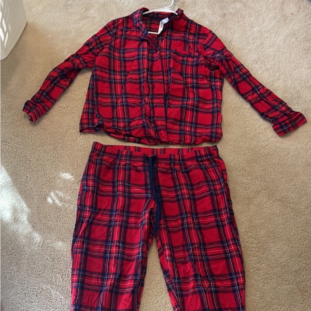 Gilligan & O'Malley Red and Blue Plaid Top
